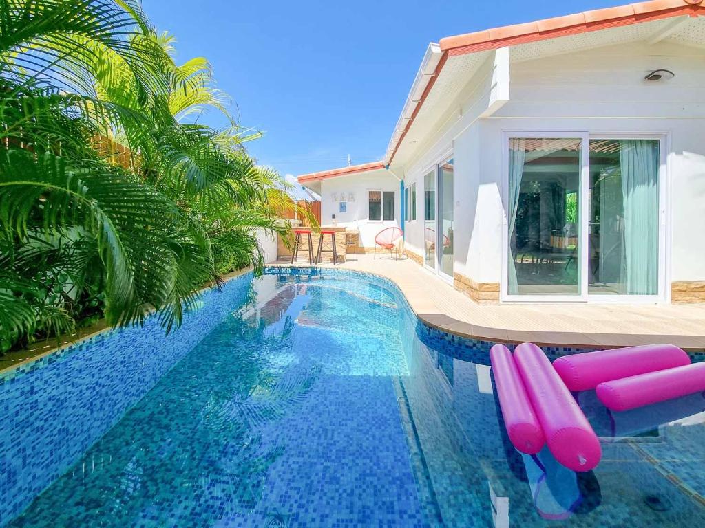 Tina's Living Paradise II - Guesthouses with private pool