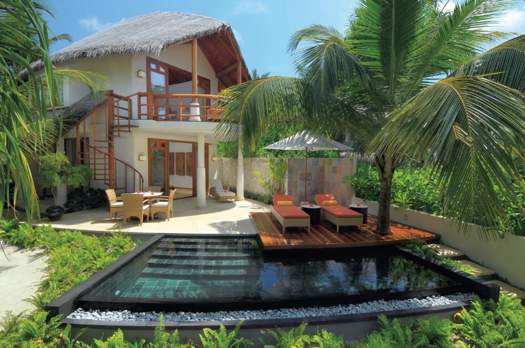 Constance Halaveli, HANGNAAMEEDHOO