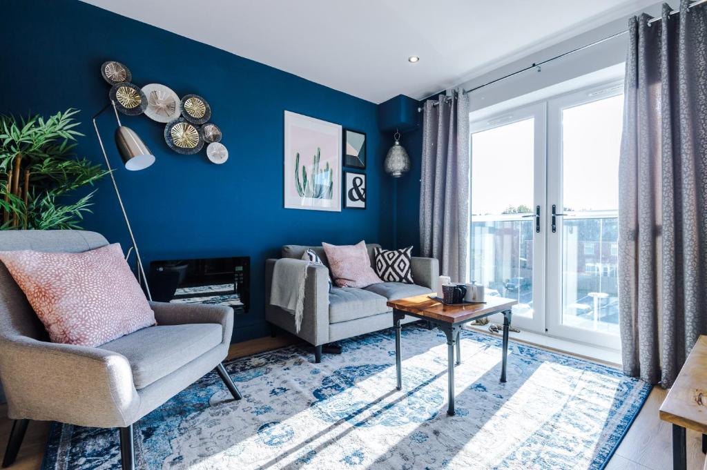 Style and Comfort with Private FREE Parking