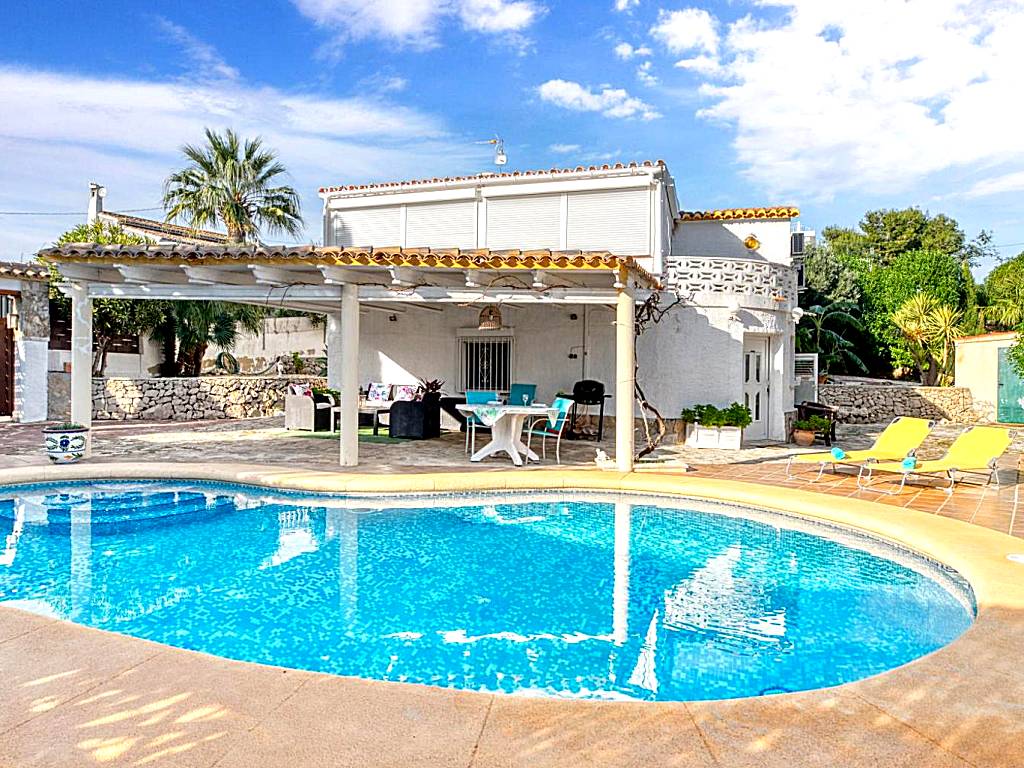 Room in Apartment - Apartments with views Pool barbecue wifi
