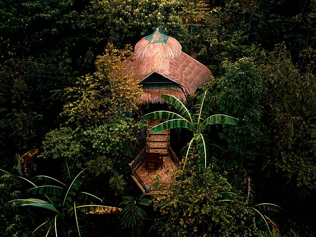 Inigtan Lio Bamboo Cottages