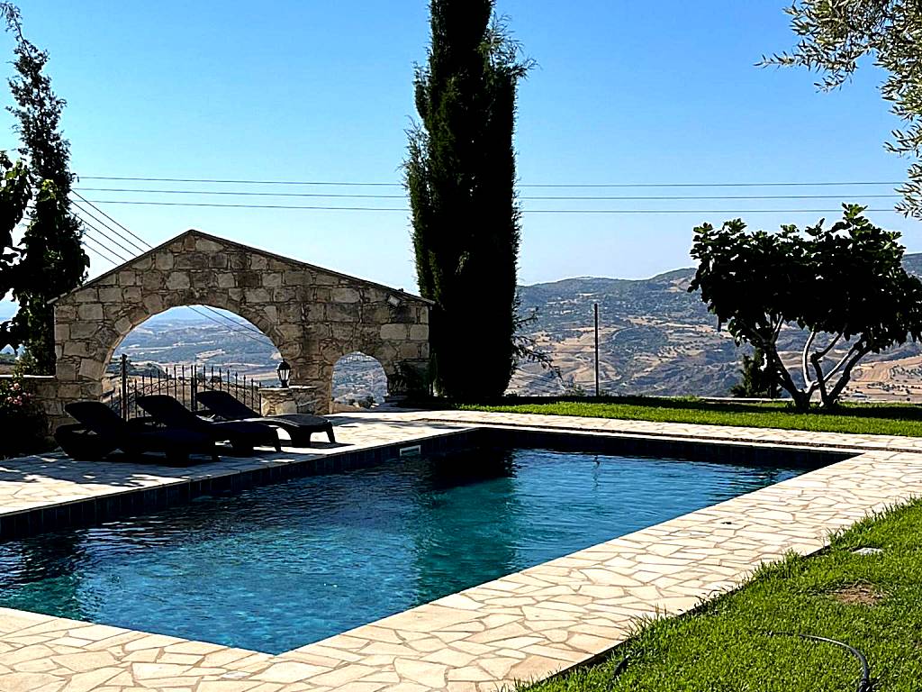 Romanos Villa