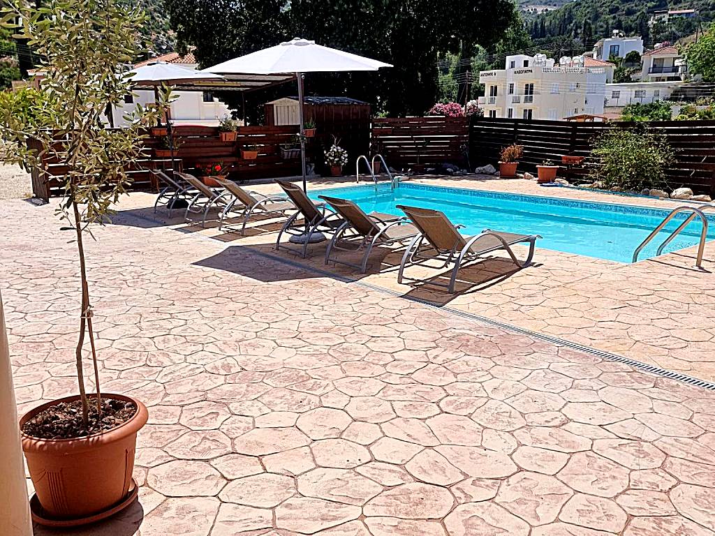 Potamos Private Suites