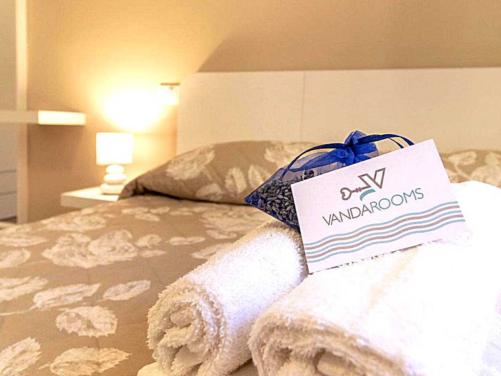 VANDA ROOMS