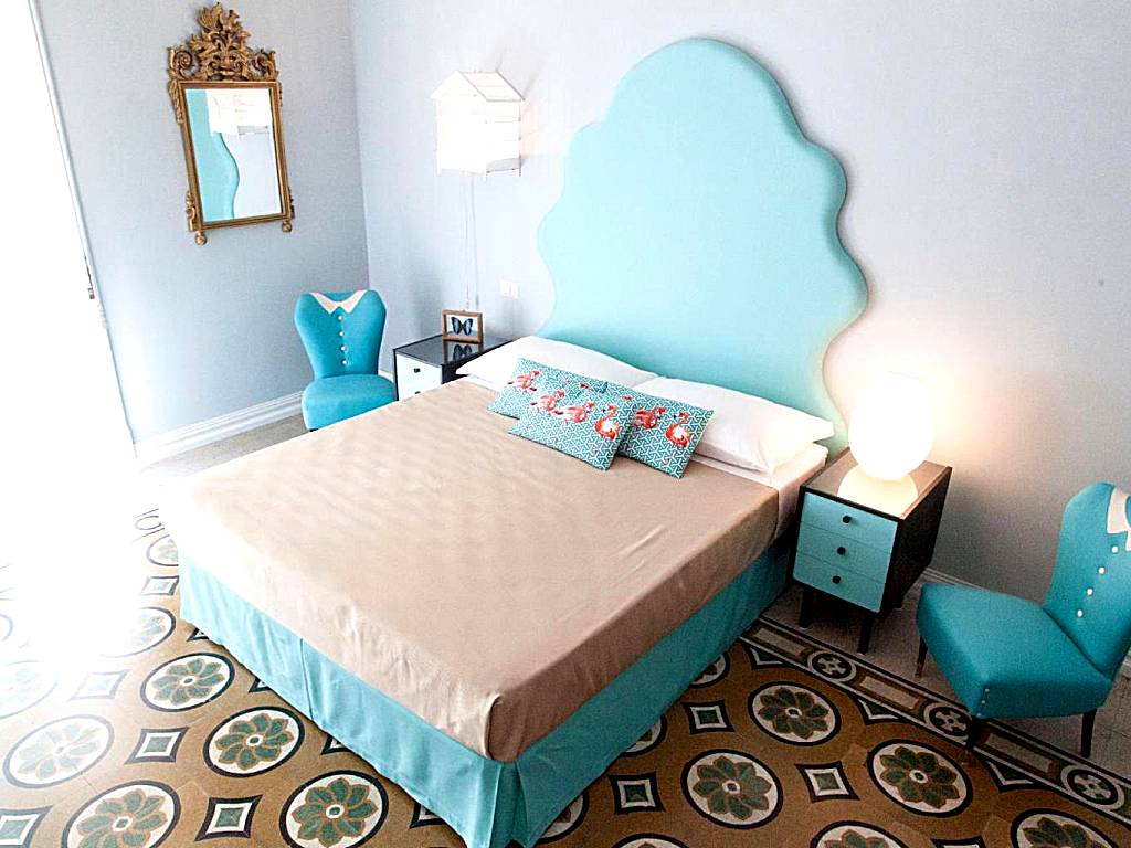 Naftalina Rooms