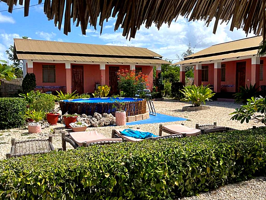 Habibi B&B (Uroa)