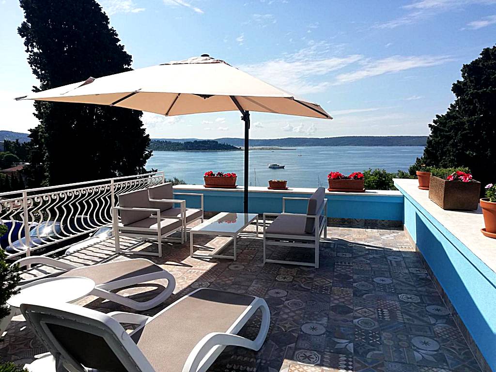 Apartments & Rooms Matos