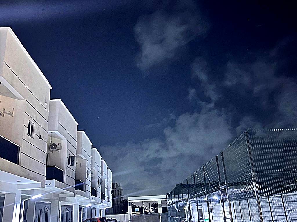 Luxury Hotel & Apartment LBS