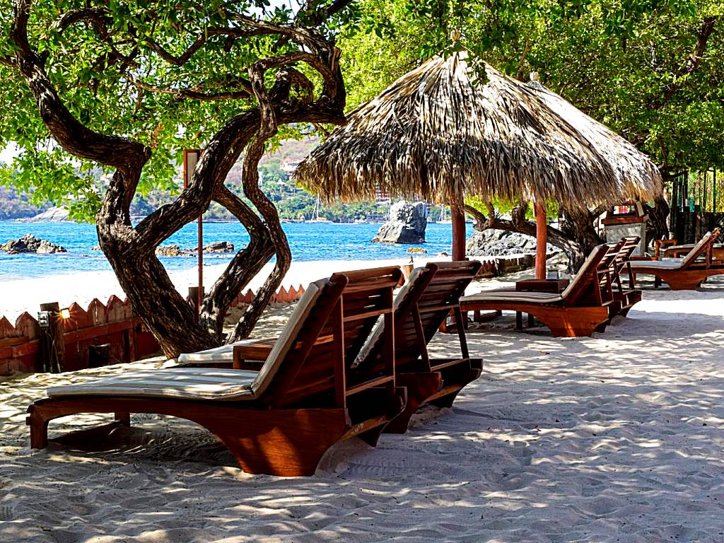 Embarc Zihuatanejo