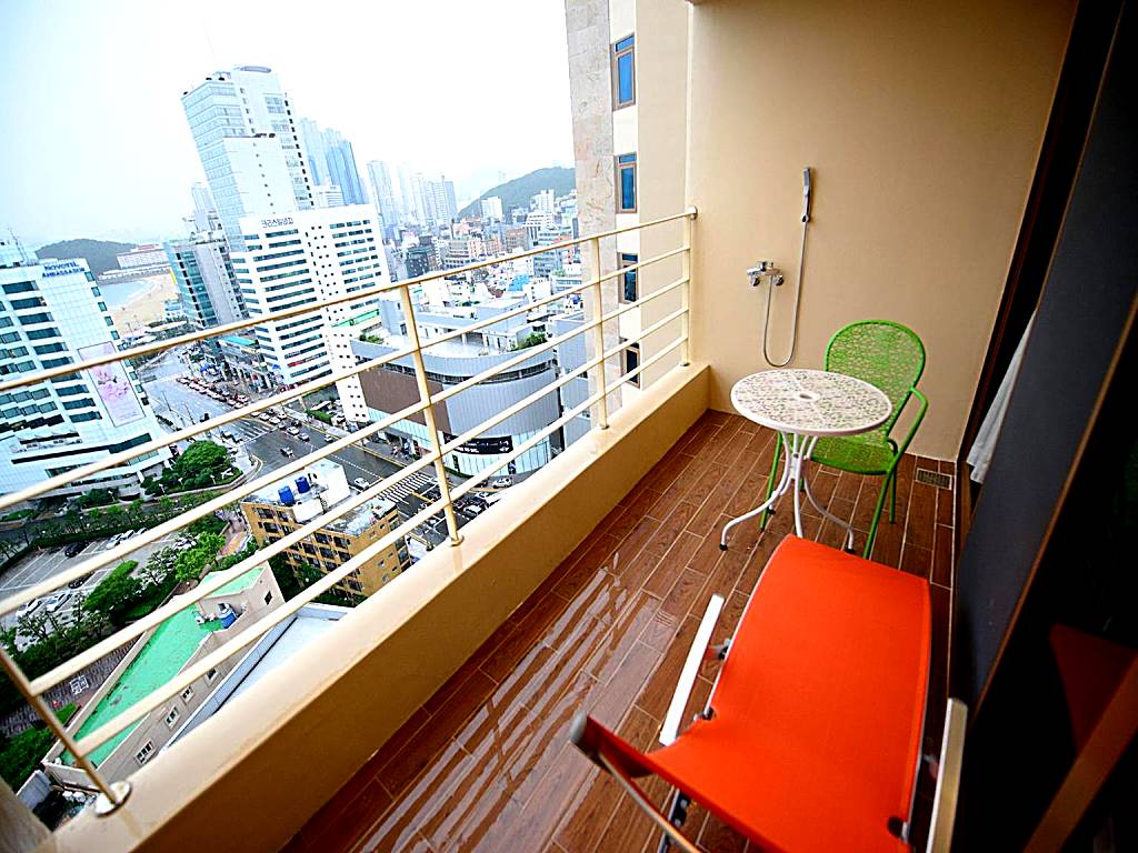 Haeundae Marianne Hotel: Suite with Terrace and Sea View