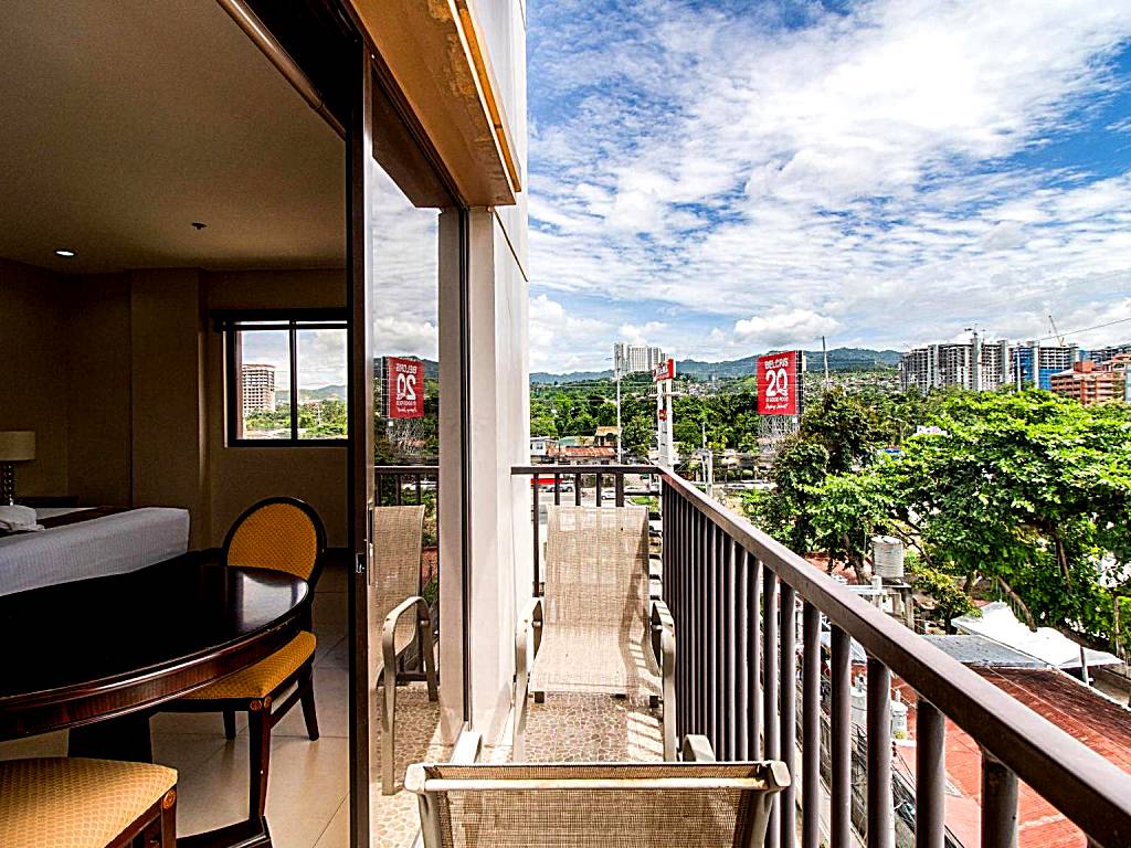 Main Hotel & Suites: Suite