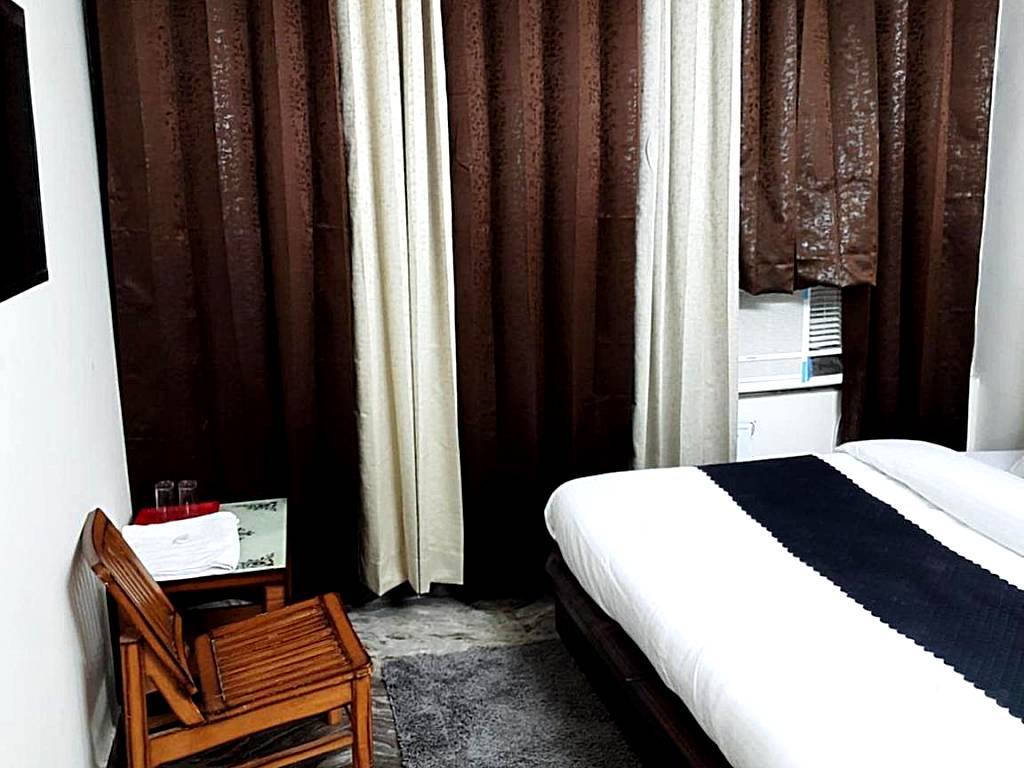 Hotel Royal Inn: Deluxe Double Room