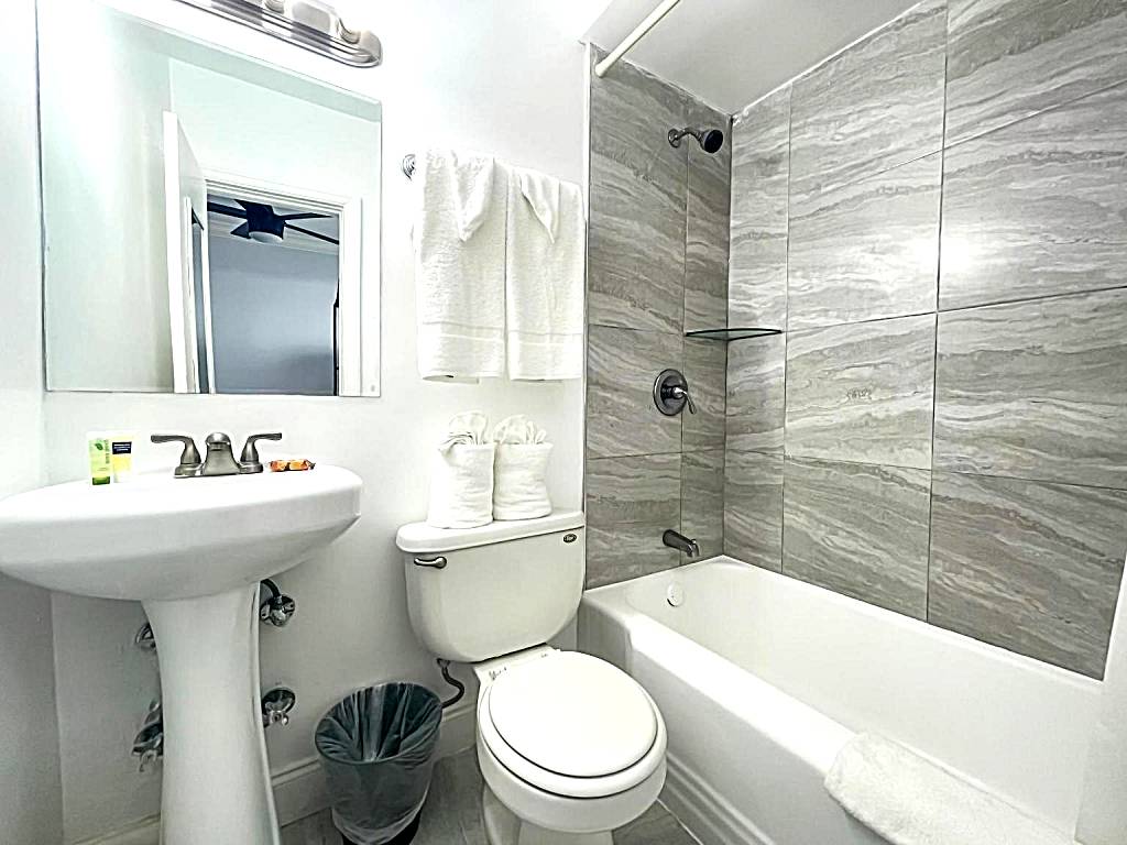 Paradise Oceanfront by HBH: Deluxe Studio