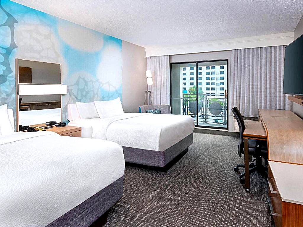 Courtyard Tampa Downtown: Guest room, 2 Queen, Balcony