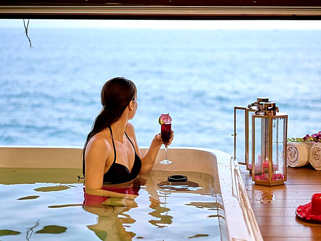 Maliekal Heritance Cherai: Infinity 360 beach view private Aqua Swim jacuzzi pool (Cherai Beach)