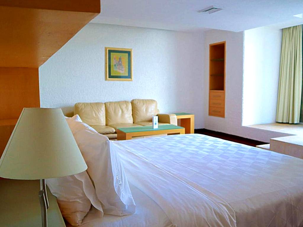 Holiday Inn Morelia: King Junior Suite - Non-Smoking