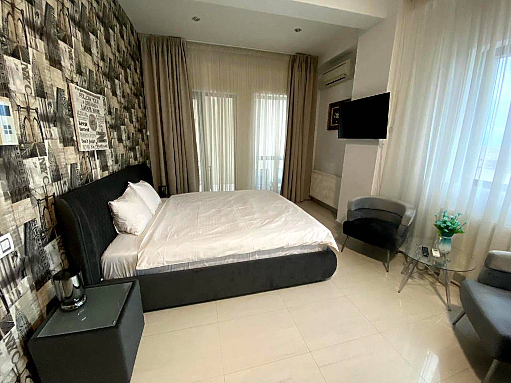 Riviera Studios: Studio with Lateral Sea View (Mamaia)
