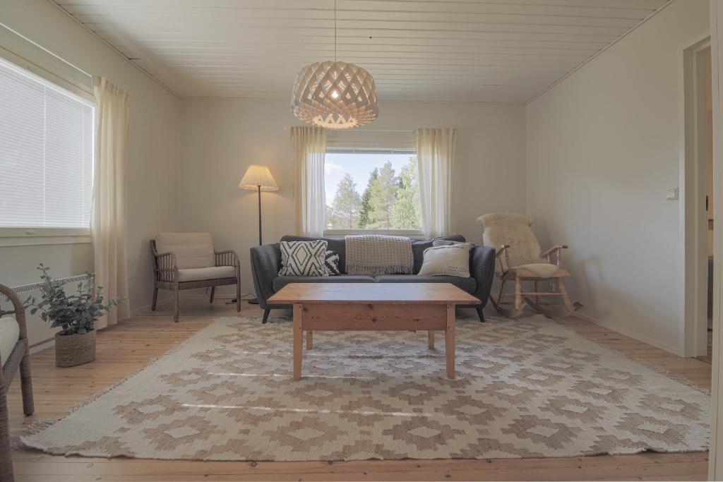 Lakeside holiday home
