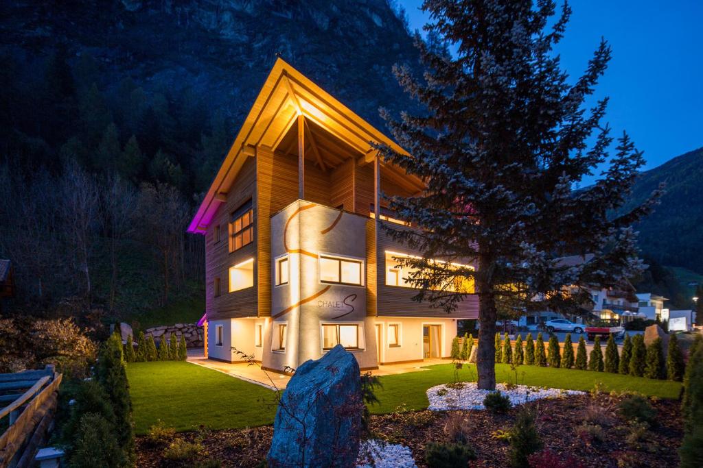 Chalet S Apartments