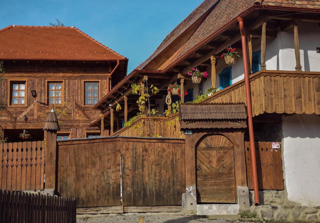 Székelyföld ,Siklódi Kő Vendégház, Tornácosház