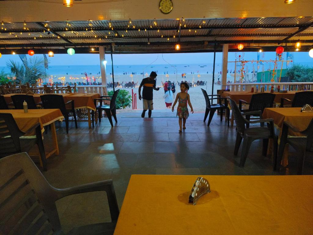 Oceanside Beach House-By Roseal