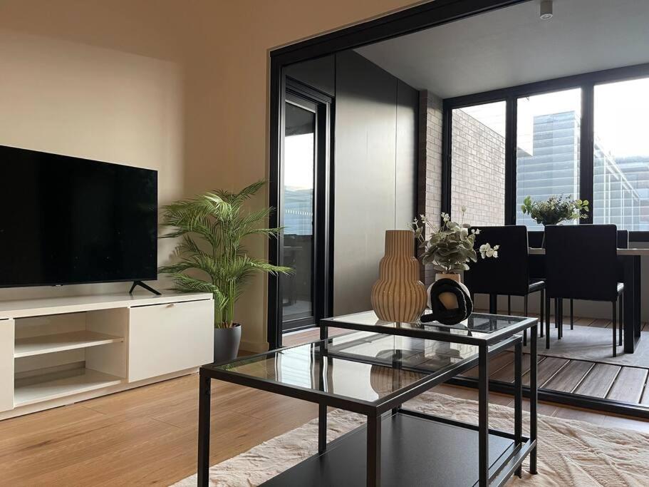 Modern luxurious unit in the heart of Dickson