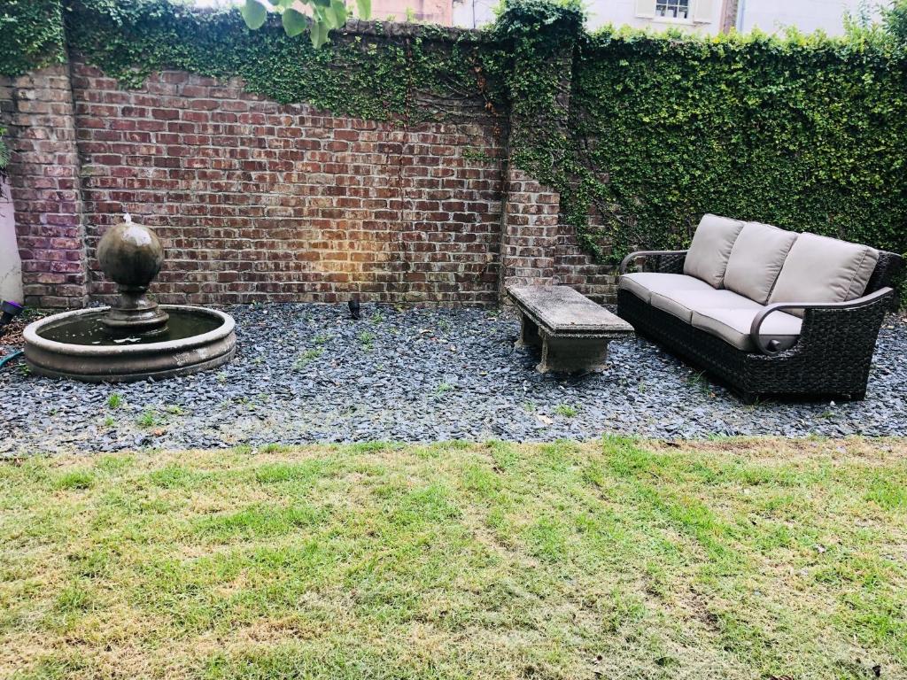 Savannah Sojourn - Time Travelers Retreat 1853
