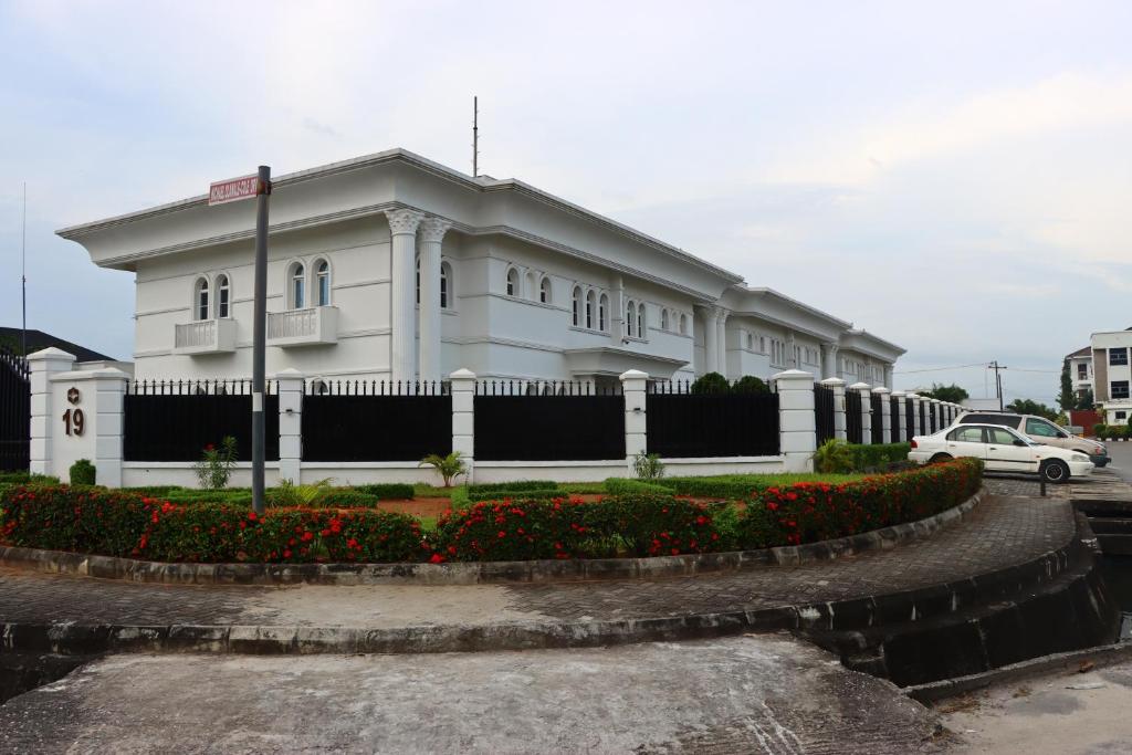 PRESKEN WHITE HOUSE