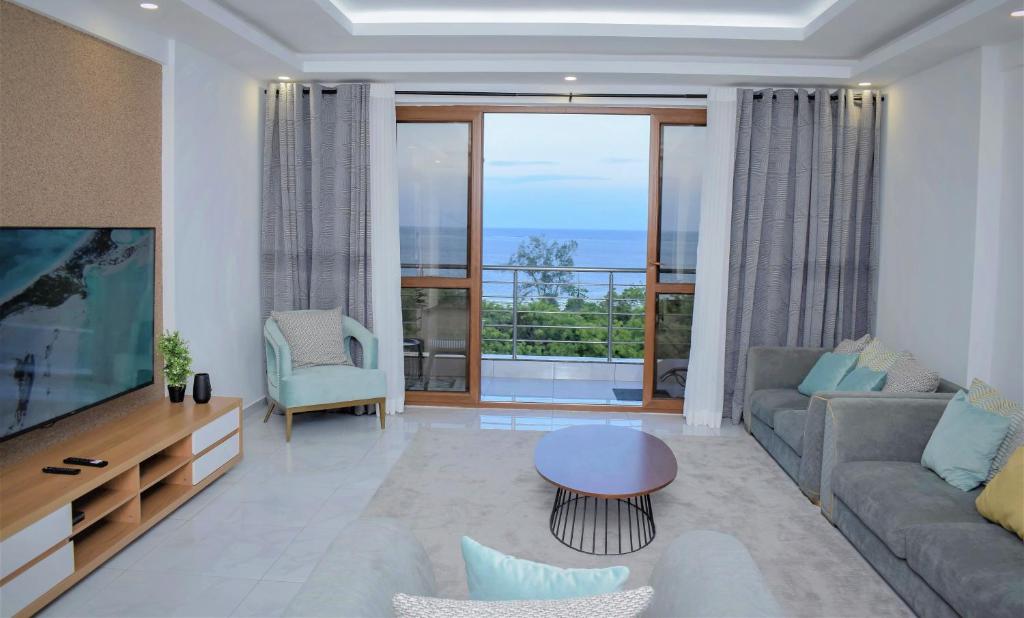 THE NEST, Beachfront Serviced Apartment in Nyali - with Panoramic Ocean view
