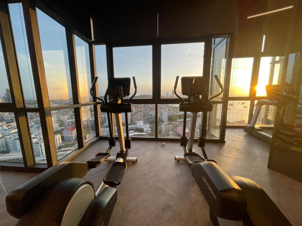 Edge Central Pattaya City & Garden View with Infinity Pool & Free Netflix