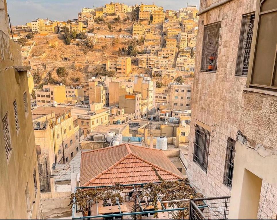Royal Villa Mira Guesthouse - Downtown Central Amman