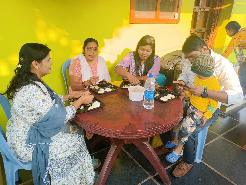 Abhi Homestay Hampi