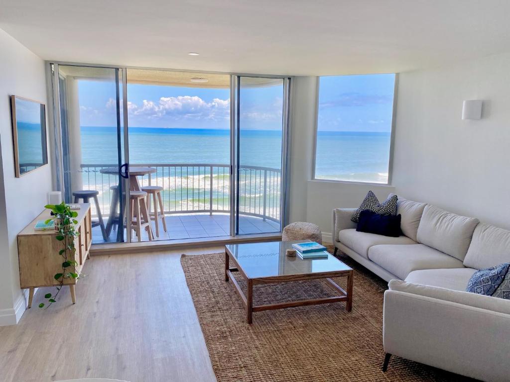 Monterey Lodge - Unit 18, 27 Warne Terrace, Kings Beach Caloundra