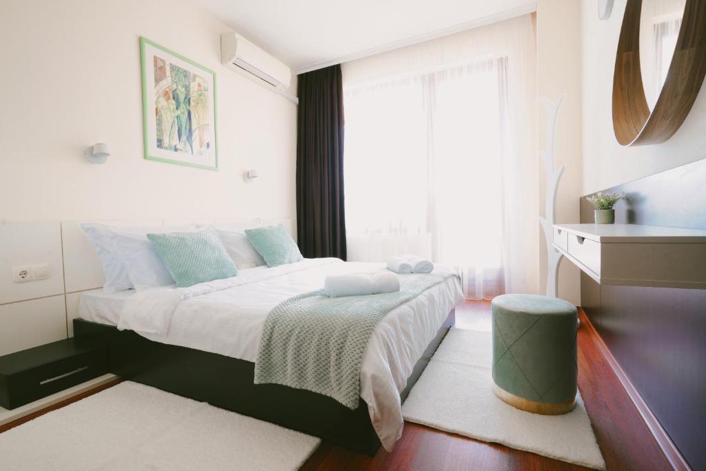 Golden Sands - Two Bedroom apartment on the beach