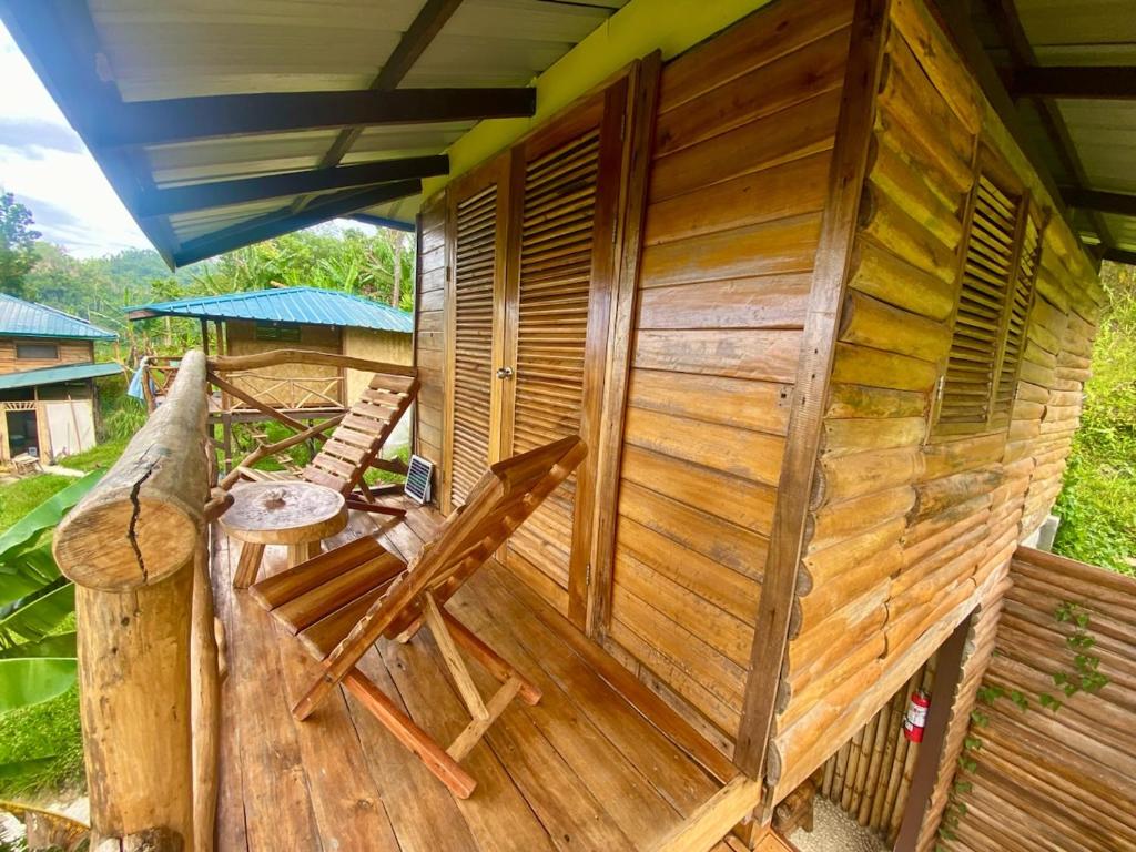 Green Hill Restaurant & Cottages