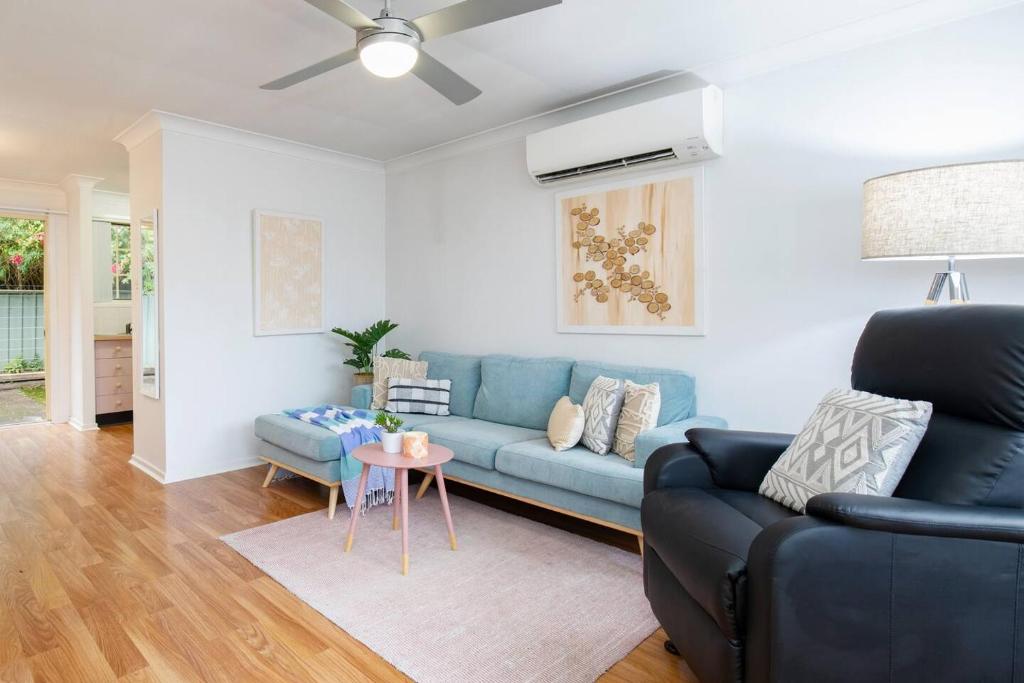 Tighes Hill Hideaway - Alfresco Living by the Park