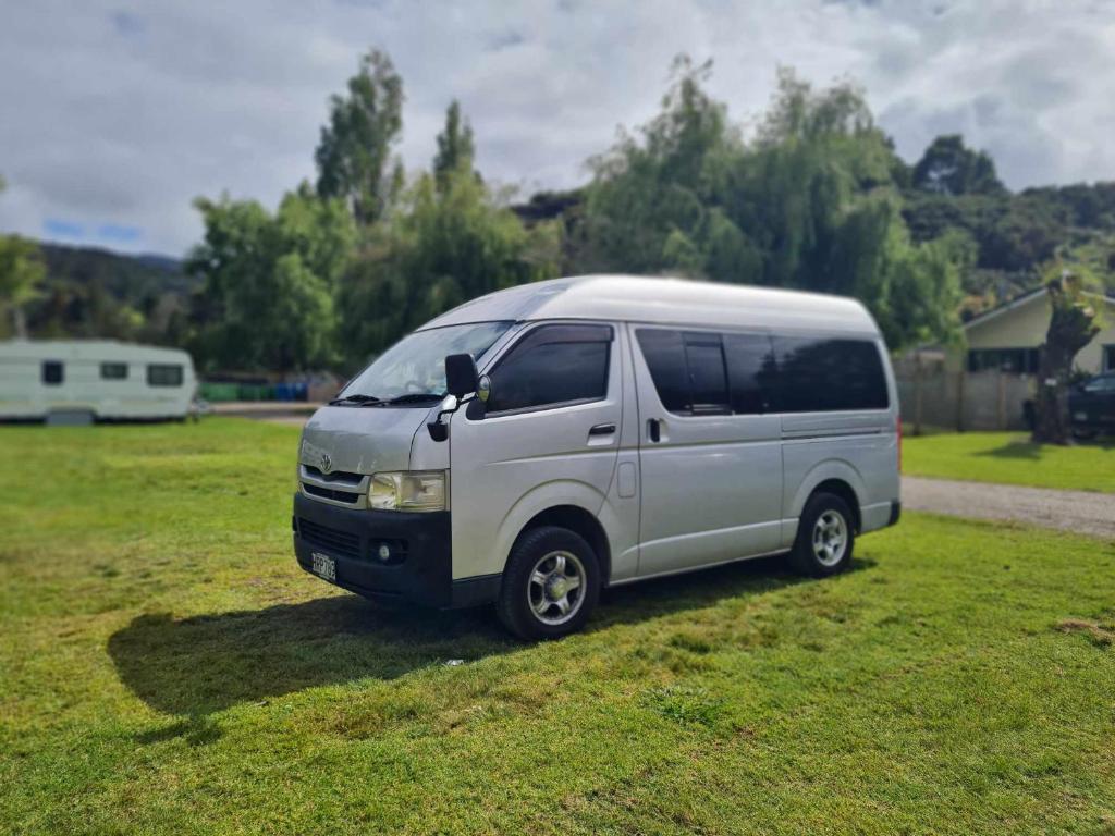 LUXURY CAMPERVAN RENTAL l ESCAPE DAMP TENTS AND HASSLE FOREVER! SLEEPS 2