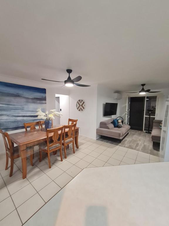 Bribie Island 3 Bedroom Pet Friendly Duplex-Amazing Beaches & Lifestyle!