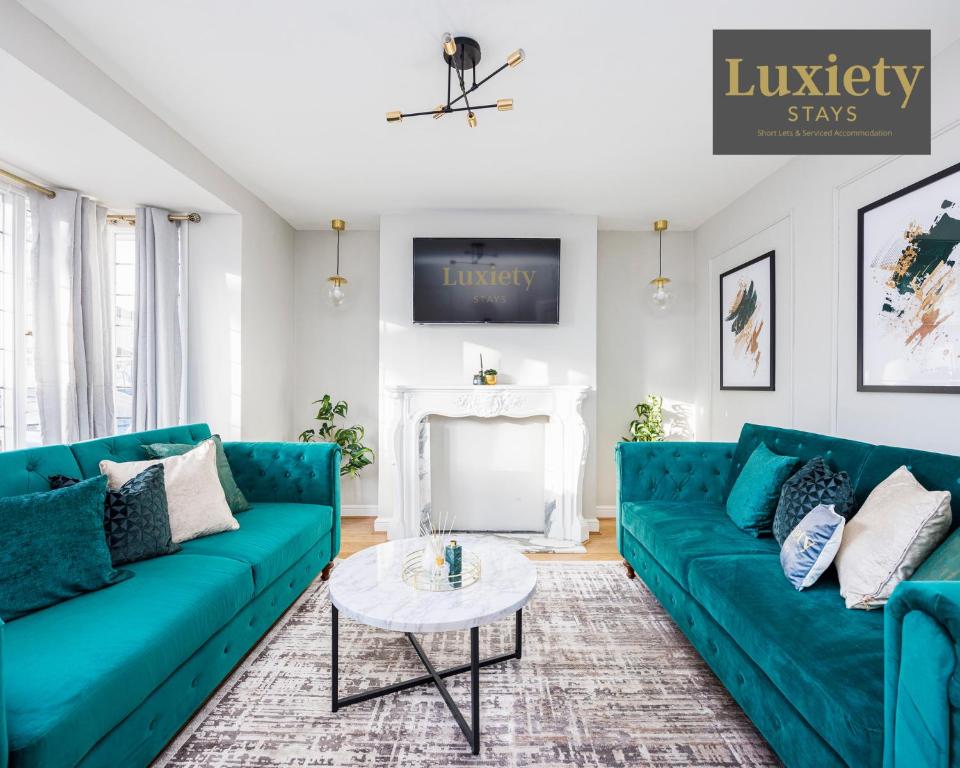 City Centre - Short & Long Term stays - Contractors Hub, Families, Free Parking by Luxiety Stays