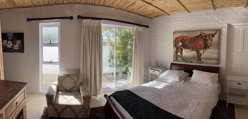 De la Fontaine guest cottage and Pool view luxury suite