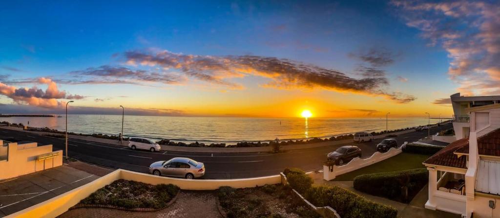 beachfront apartment 5/22 Esplanades seaviews