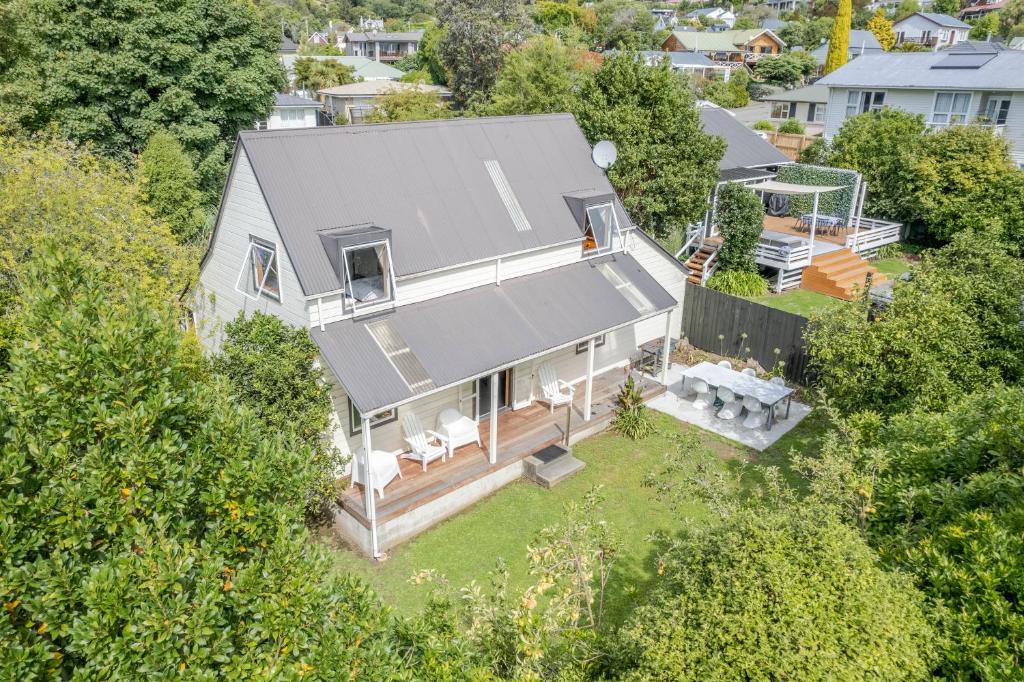 Relax on Rue Jolie - Akaroa Holiday Home