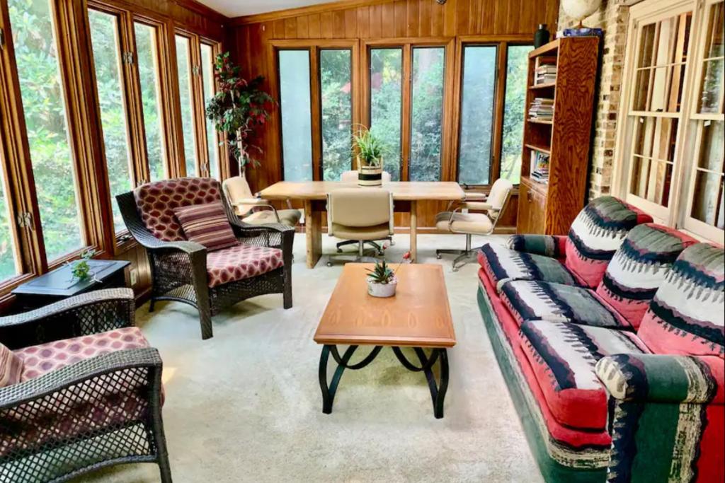 SmokeRiseRetreat, Main House