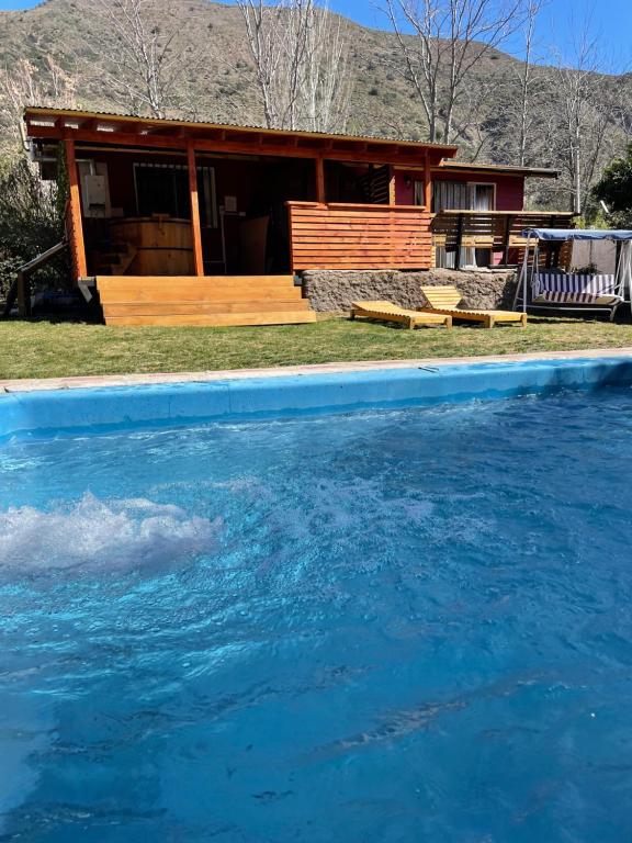 Cabaña con tinaja en cajón del Maipo refugio LaDoña