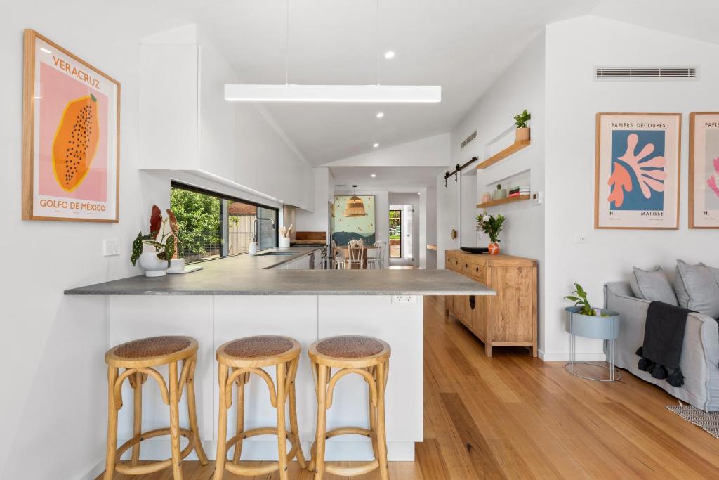 Sunset Shack - Sleeps 6 - Dog friendly!