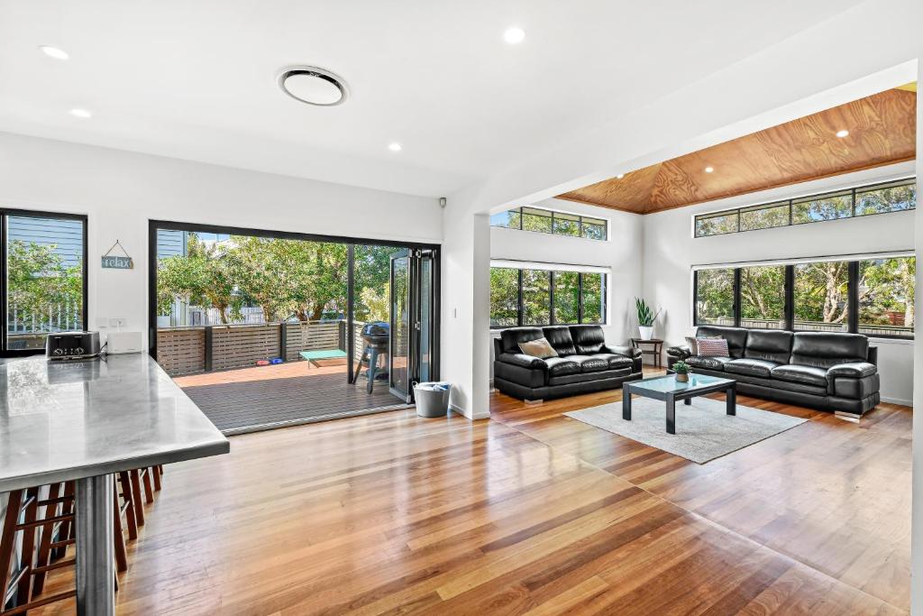 Mudjimba Shores-Coastal Bliss for Families & Dogs