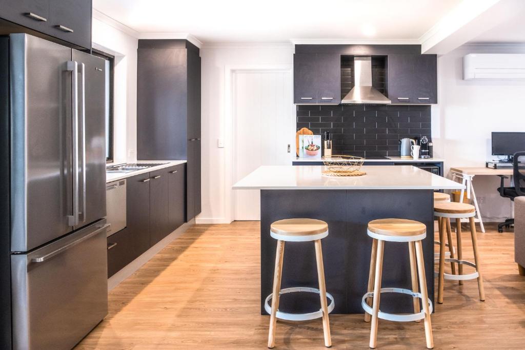 Modern Pet-friendly Mudjimba Townhouse