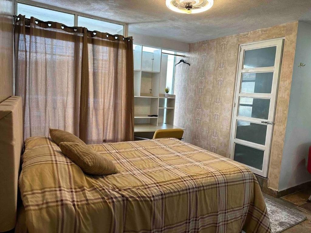 Casa Vázquez , "Como en casa" , hospédate con nosotros y recibirás una atención personalizada, servicio y confort nos distingue.