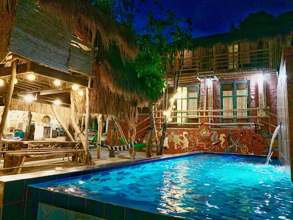 Blue Sea Star Beach House Family Room for 6