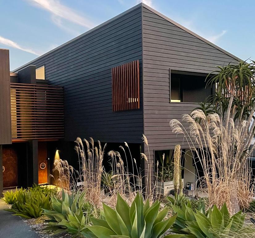 Hyams Beach House A - Brand new lux beach Oasis